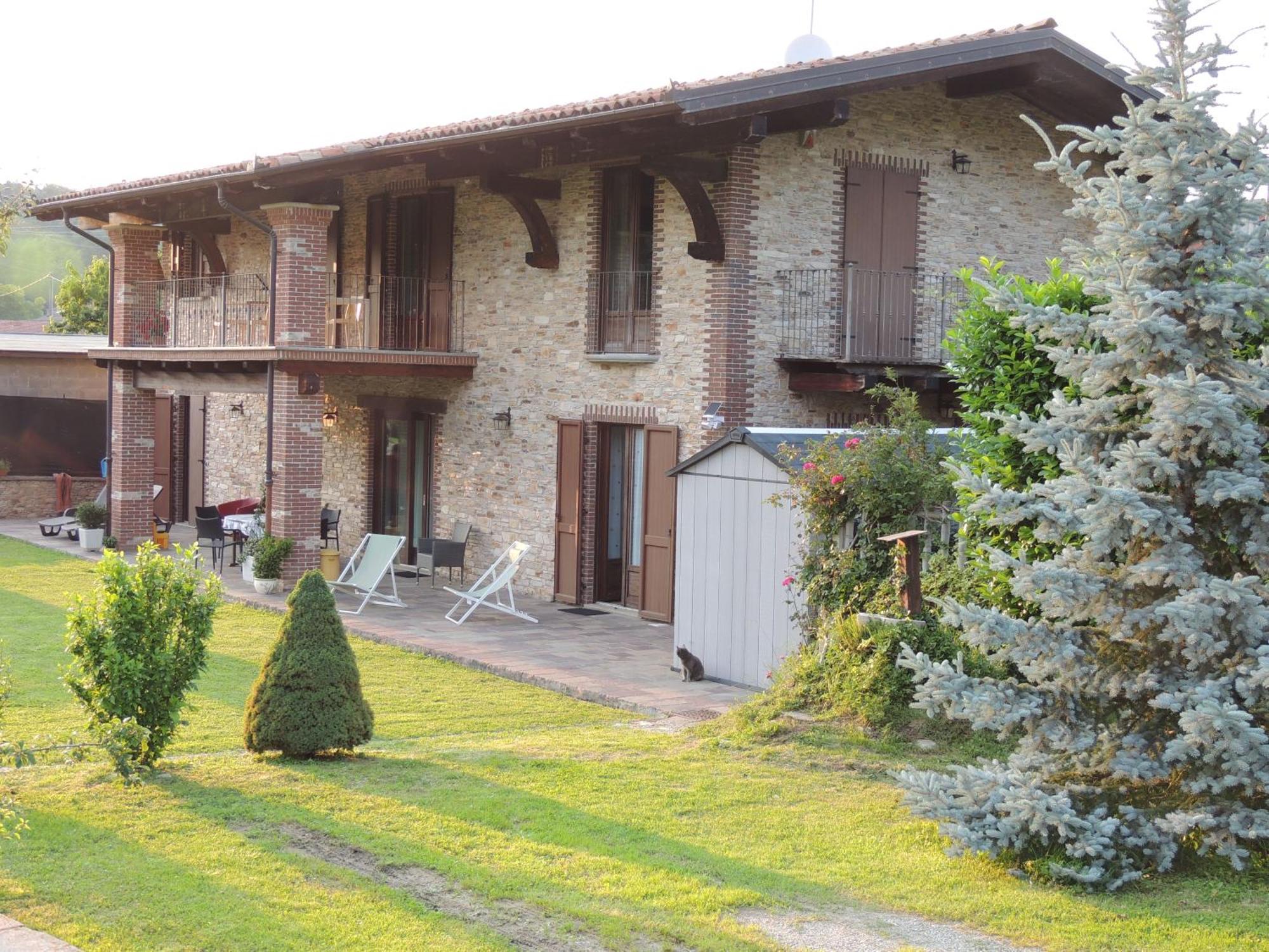 B&B Casa Bella Comba Vignolo Екстериор снимка